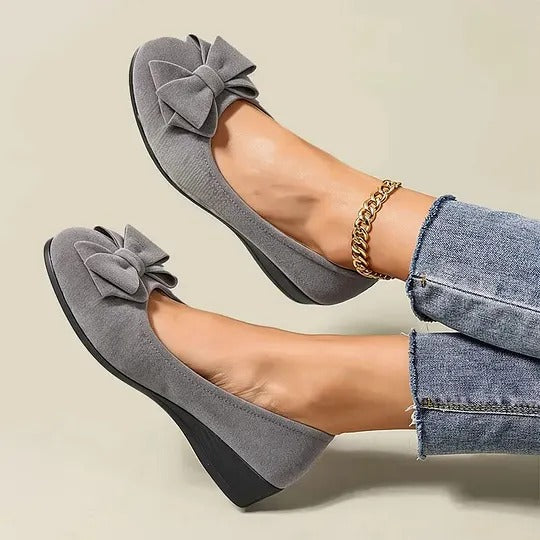 Women's Flat Shoes with Decorative Bow Details