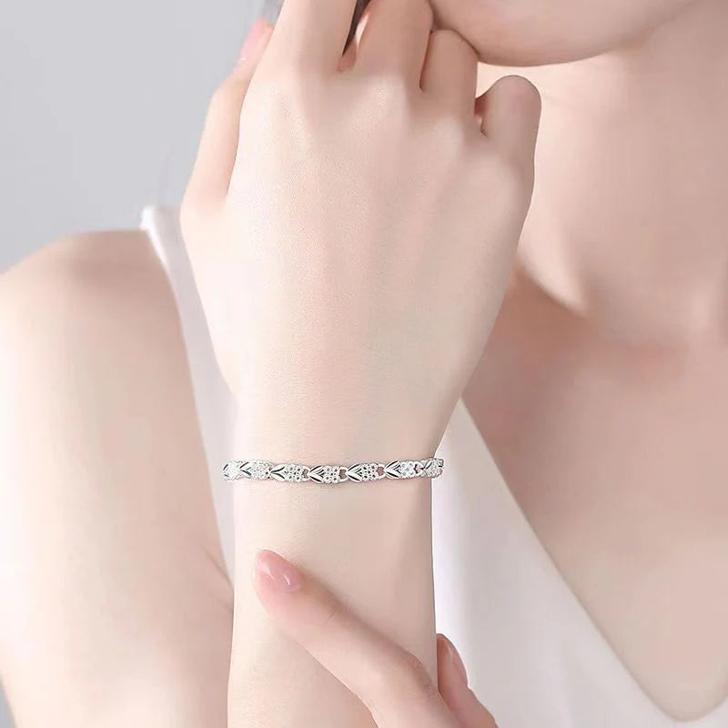 Women’s Elegant Silver Floral Chain Bracelet