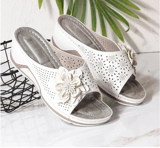 Women’s Soft Comfort Slip-On Flower Detail Sandals