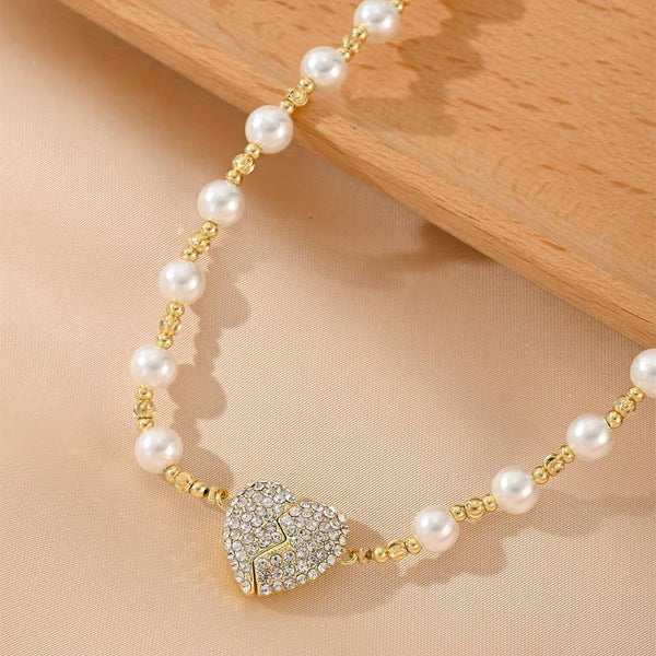 Women’s Magnetic Heart Pearl Style Necklace
