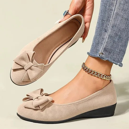 Women's Flat Shoes with Decorative Bow Details