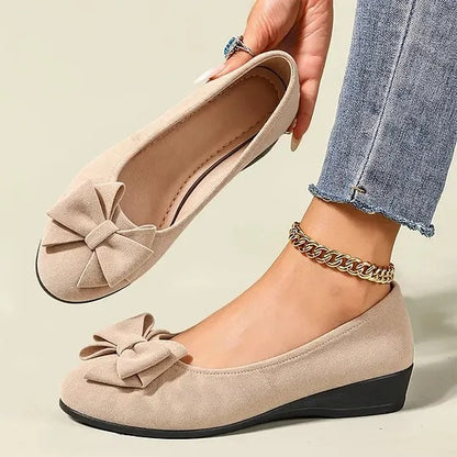 Women's Flat Shoes with Decorative Bow Details