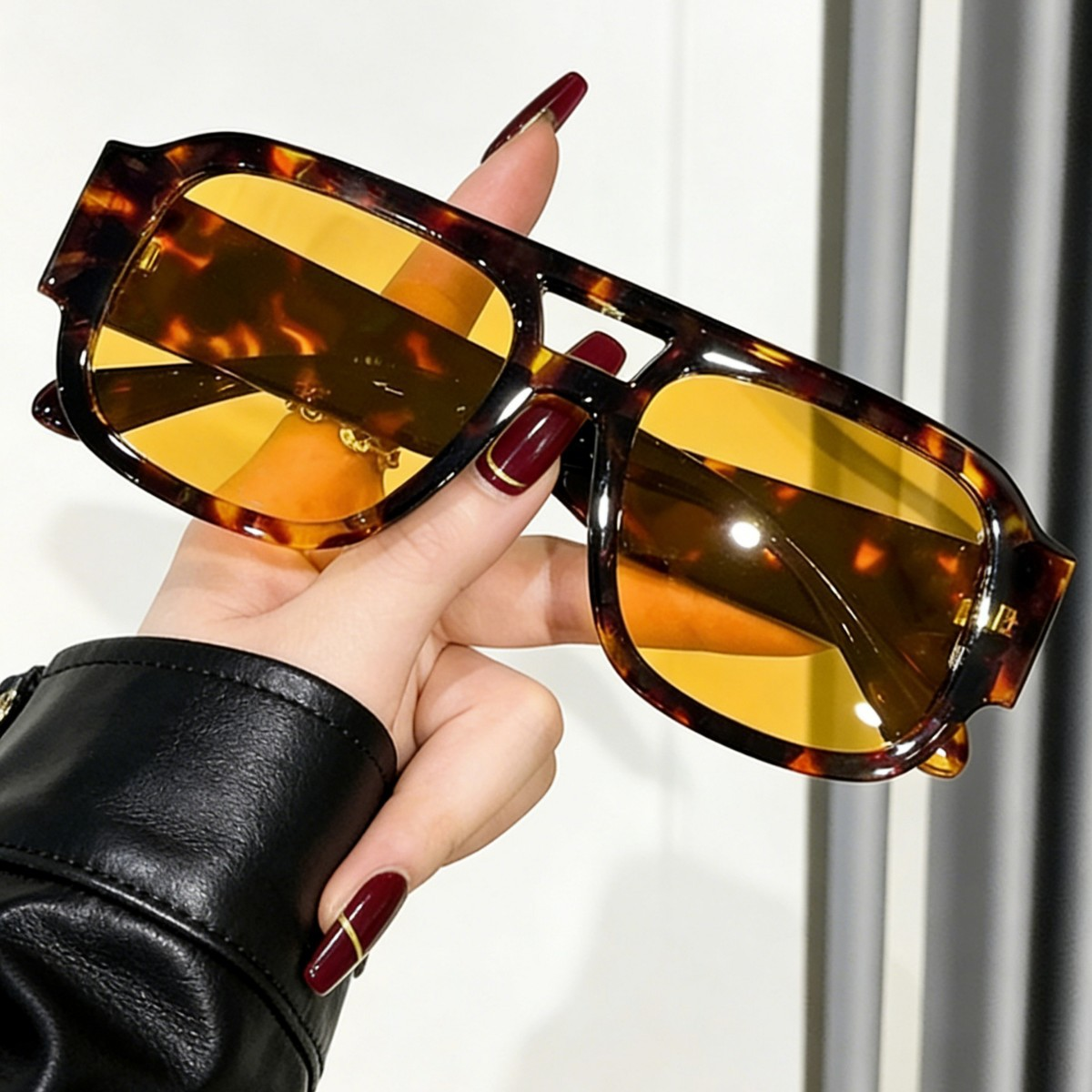 Unisex Oversized Square Frame Sunglasses