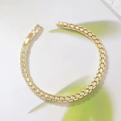 Women’s Scale-Pattern Bracelet
