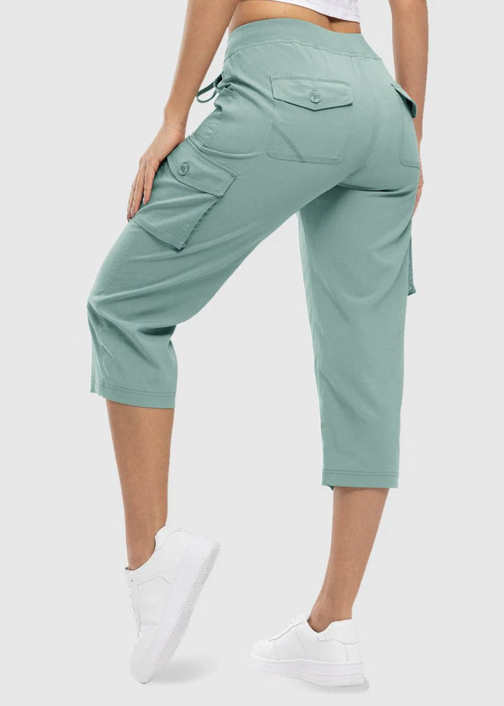 Women’s Lightweight Cargo Capri Pants