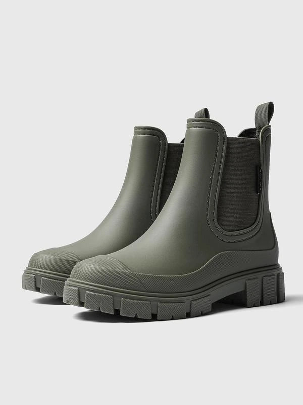 Women's Chelsea Pull-On Boots
