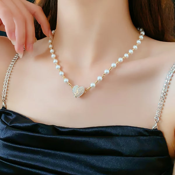 Women’s Magnetic Heart Pearl Style Necklace