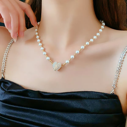 Women’s Magnetic Heart Pearl Style Necklace