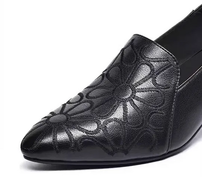 Women's Pointed-Toe Floral-Pattern Pumps