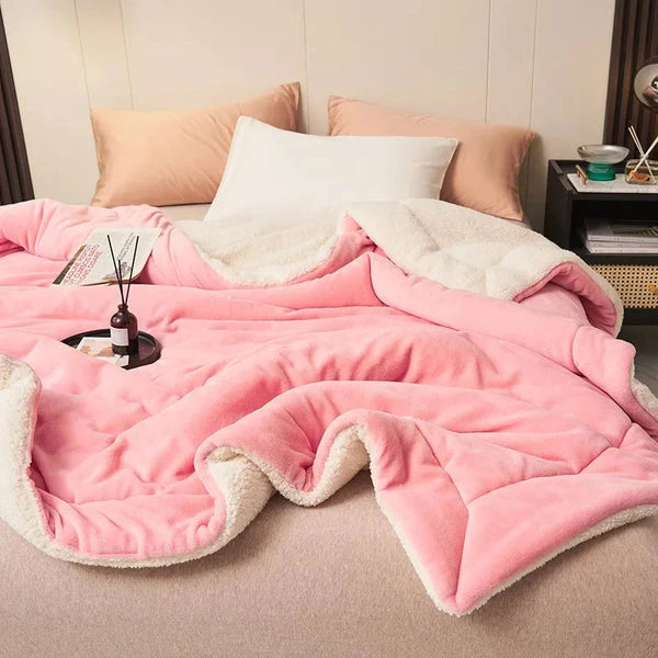 Double-Layer Plush Blanket with Fleece Lining