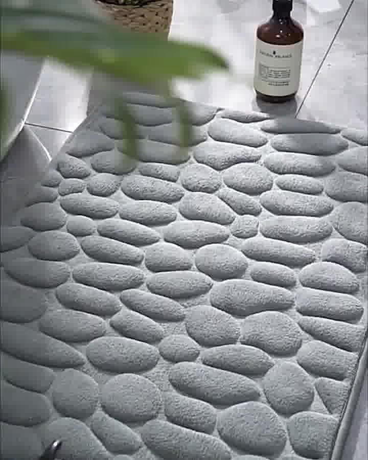 Cobblestone Pattern Bath Mat