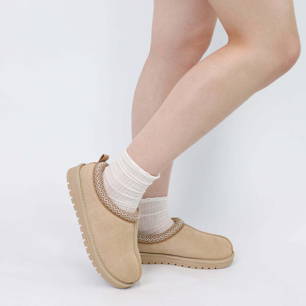 Women's Decorative Trim Slip-On Slippers