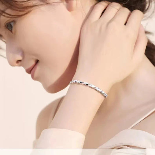 Women’s Elegant Silver Floral Chain Bracelet