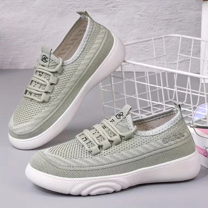 Women’s Textured Lace-Up Casual Sneakers