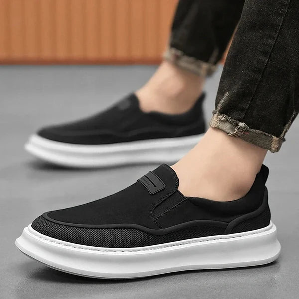 Men’s Contrast Sole Slip-On Loafers