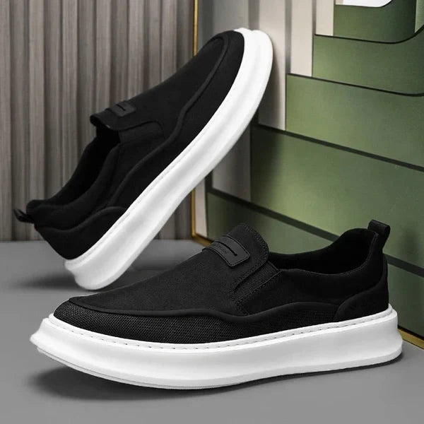 Men’s Contrast Sole Slip-On Loafers