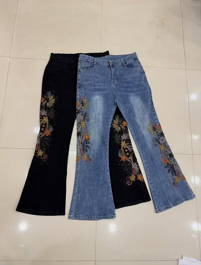 Women's Floral Embroidered Flare Jeans