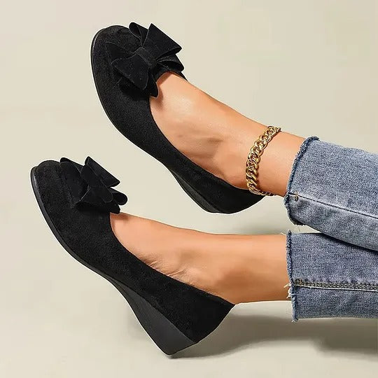 Women's Flat Shoes with Decorative Bow Details