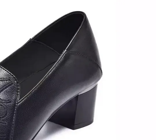Women's Pointed-Toe Floral-Pattern Pumps