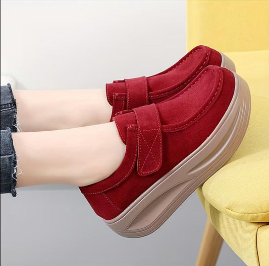Loxivi Women’s Platform Loafers