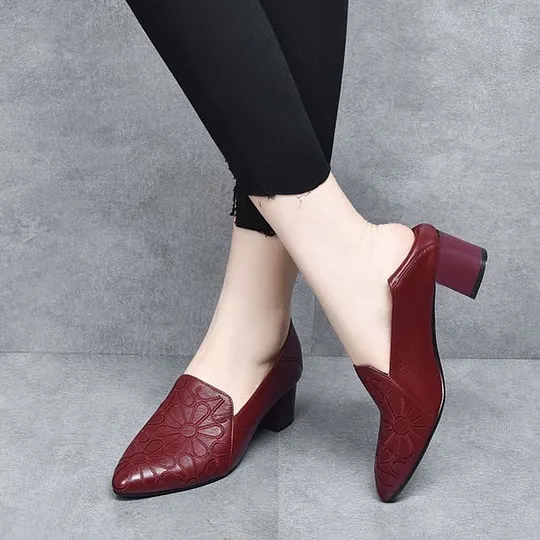 Women's Pointed-Toe Floral-Pattern Pumps