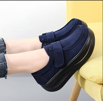 Loxivi Women’s Platform Loafers