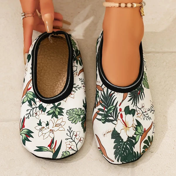 Women’s Hibiscus Print Slip-On Shoes