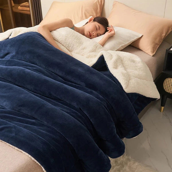 Double-Layer Plush Blanket with Fleece Lining