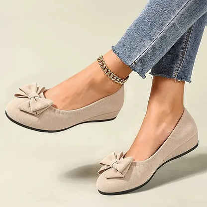 Women's Flat Shoes with Decorative Bow Details