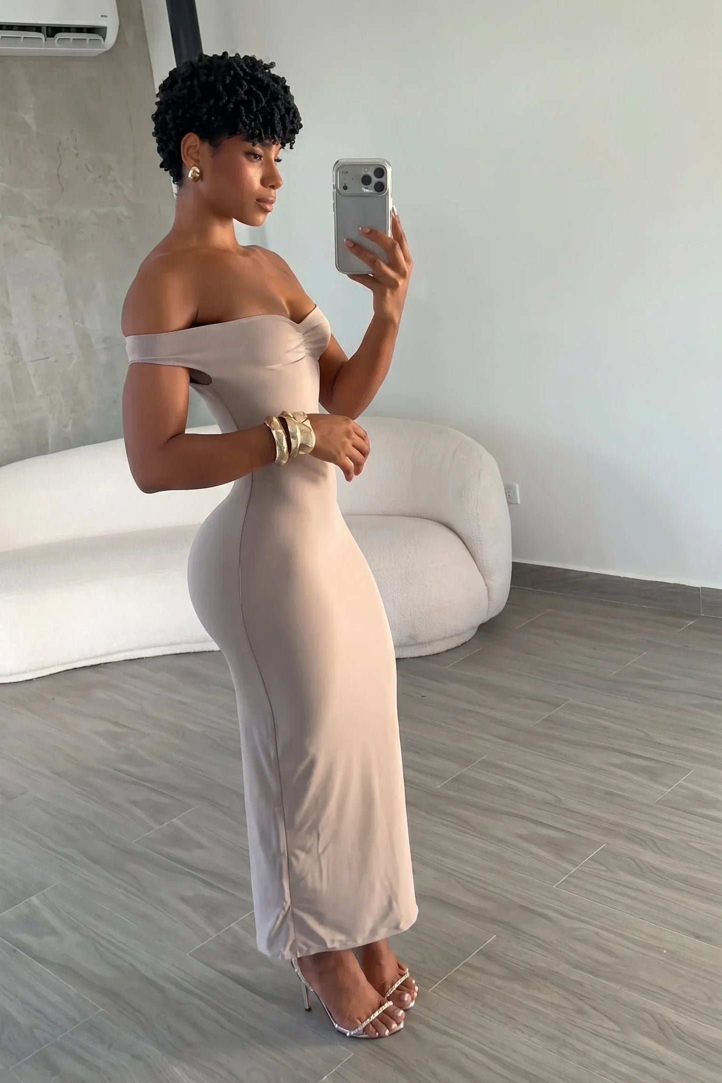 Women’s Off-Shoulder Curve-Hugging Maxi Dress