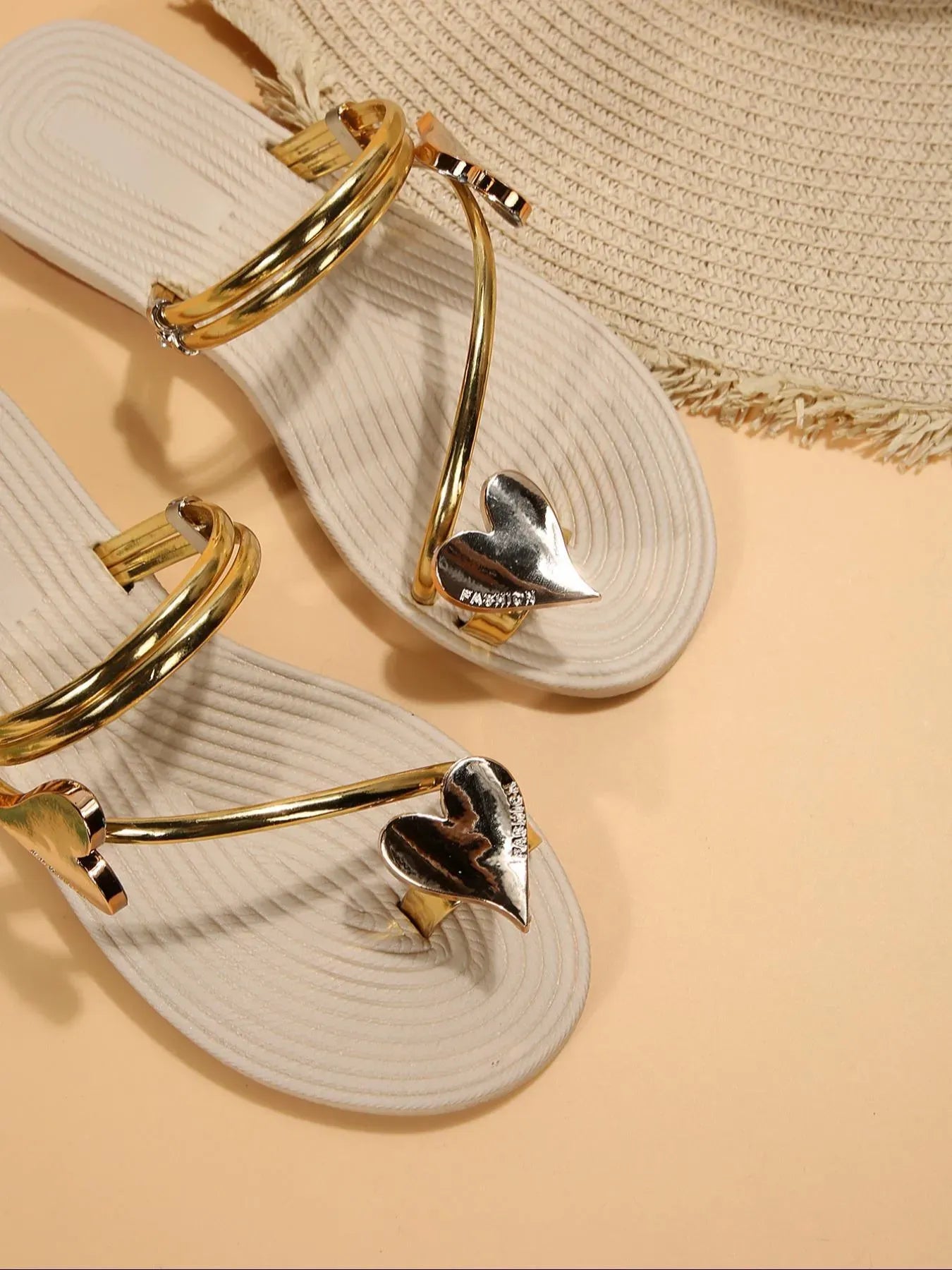Women’s Heart Accent Toe Loop Flat Sandals