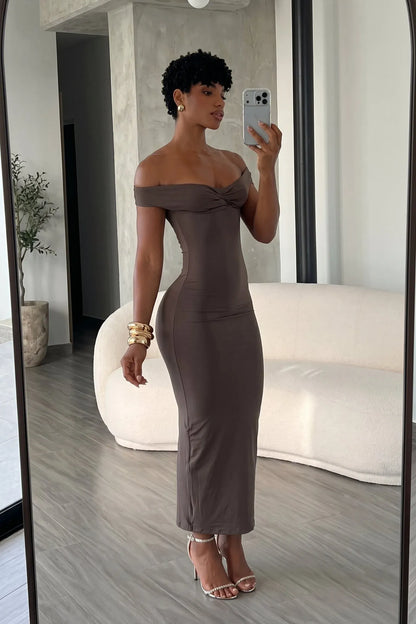 Women’s Off-Shoulder Curve-Hugging Maxi Dress
