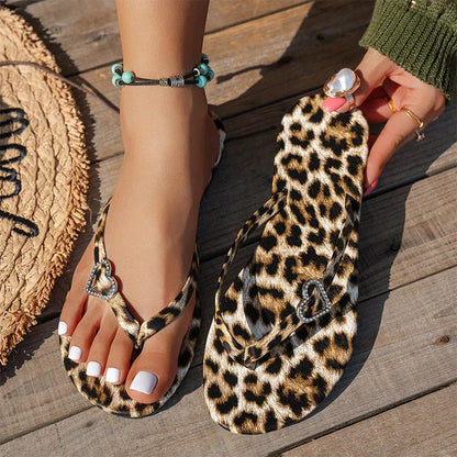 Women’s Leopard Print Heart Charm Flip-Flops