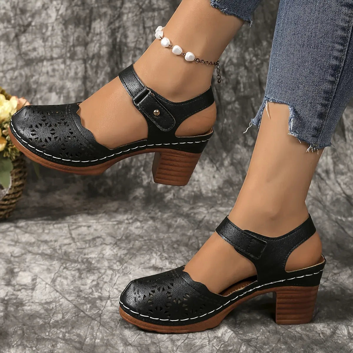 Women’s Cutout Mary Jane Block Heel Sandals