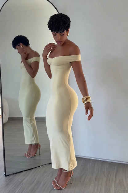 Women’s Off-Shoulder Curve-Hugging Maxi Dress