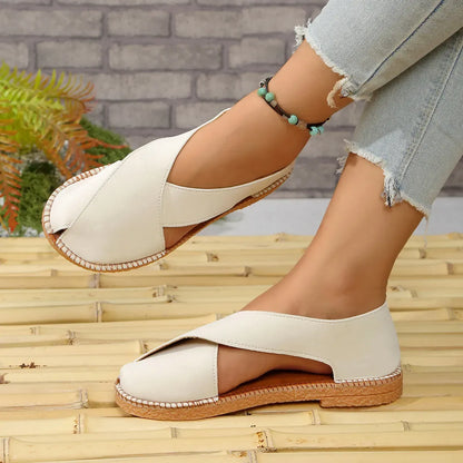 Women’s Crisscross Closed-Toe Flat Sandals