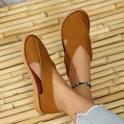 Women’s Crisscross Closed-Toe Flat Sandals