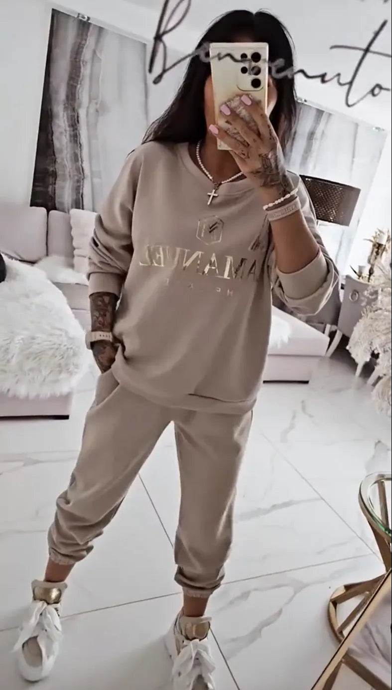 Women's Printed Sweatshirt & Relaxed Jogger Set