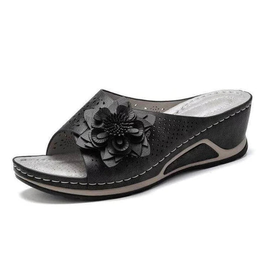 Women’s Soft Comfort Slip-On Flower Detail Sandals