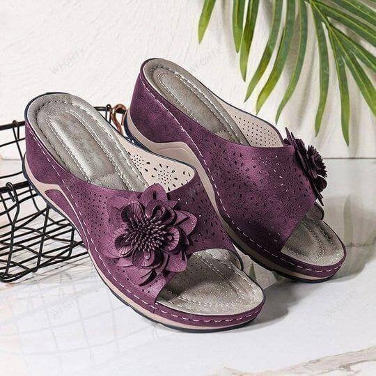 Women’s Soft Comfort Slip-On Flower Detail Sandals